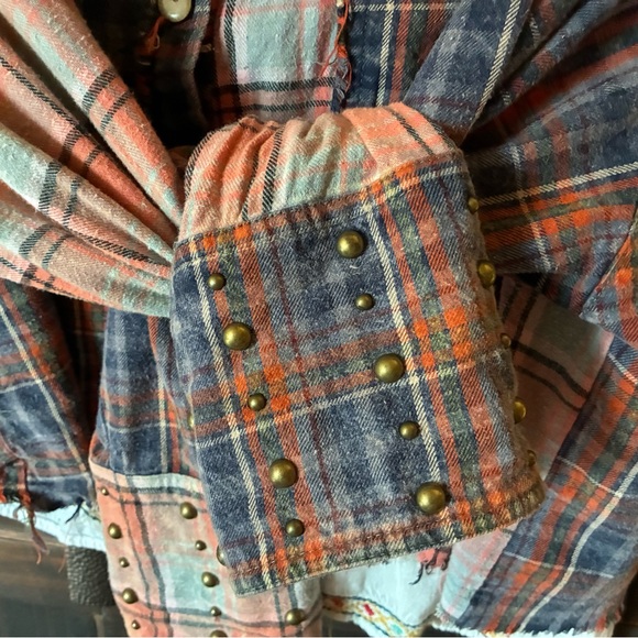 Oli & Hali Multicolor Plaid Shirt - Picture 4 of 7